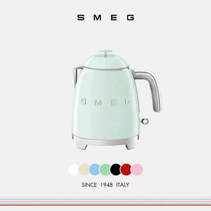 غلاية SMEG الصغيرة تصميم إيطالي فاخر بحجم مثالي 0.8L.