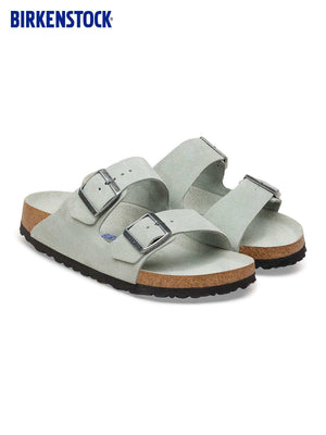 BIRKENSTOCK Arizona double-button slippers.