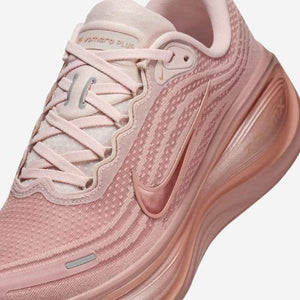 Nike Vomero Plus Women's حذاء الجري على الطرق للنساء.