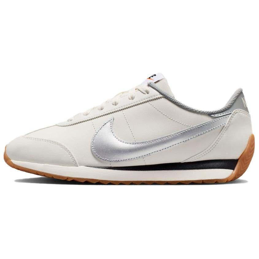 حذاء Nike رياضي كلاسيكي بلون أبيض وتفاصيل Silver.