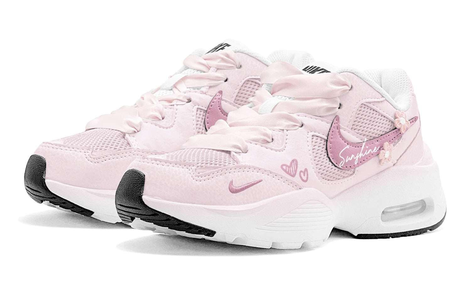 حذاء Nike رياضي نسائي وردي بتصميم Sunshine وأزهار.