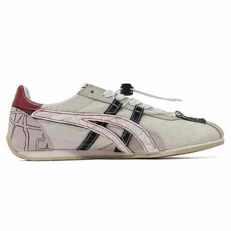 حذاء PandaPrank Onitsuka Tiger رياضي أبيض بتصميم عصري فريد.