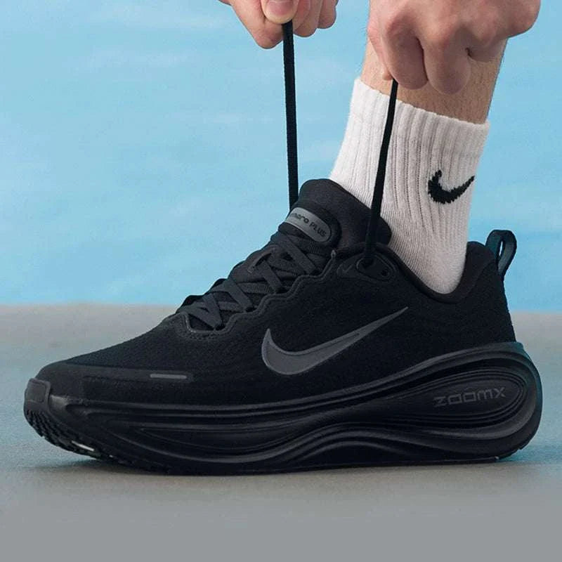 Nike Vomero Plus.