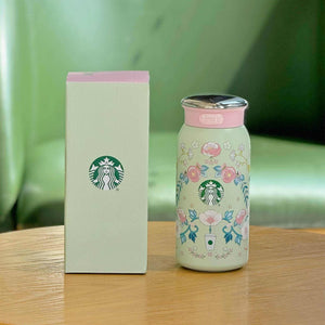 كوب Starbucks بنقشة Floral ولون أخضر ربيعي.