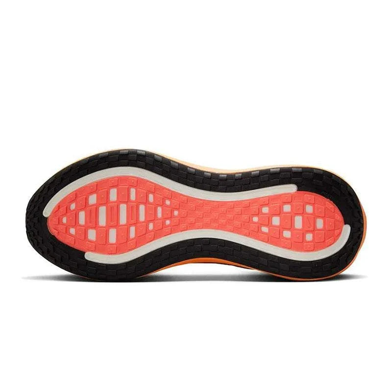 Nike VOMERO PLUS حذاء الجري على الطرق للرجال.
