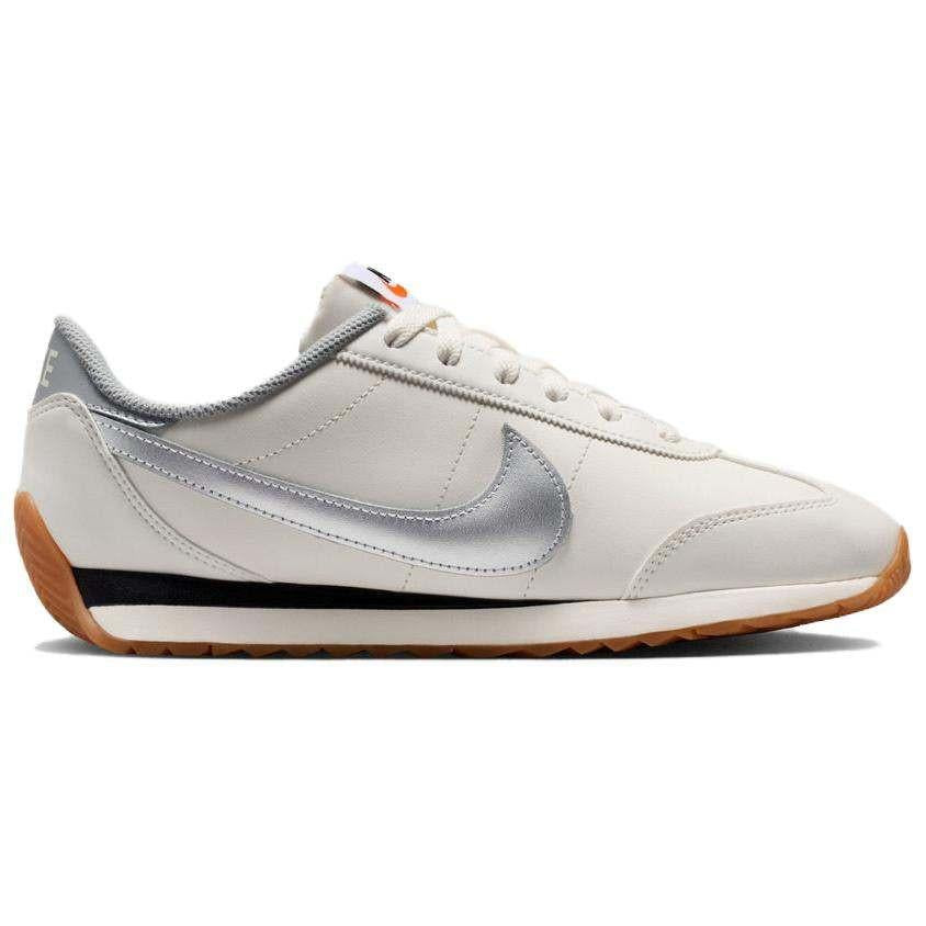حذاء Nike رياضي كلاسيكي بلون أبيض وتفاصيل Silver.