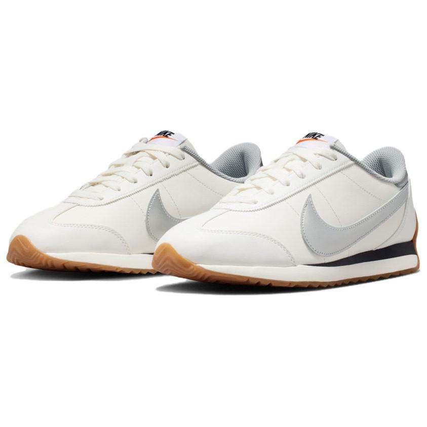 حذاء Nike رياضي كلاسيكي بلون أبيض وتفاصيل Silver.