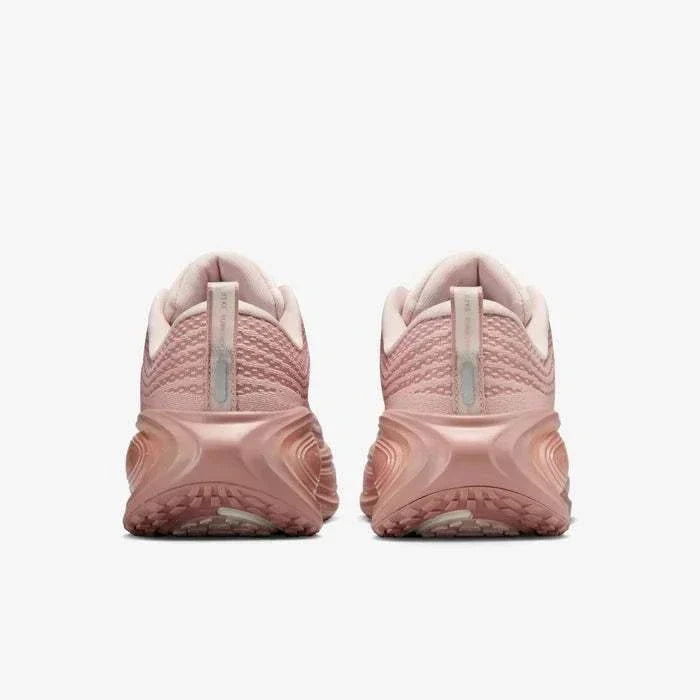 Nike Vomero Plus Women's حذاء الجري على الطرق للنساء.