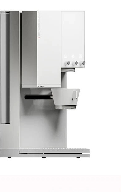 Banner detailing why specialty coffee extraction is enhanced using xBloom Studio's one-click brewing technology and commercial heating system.